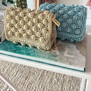 NWT Lulu XS Bubbles Knit Bag in Beige and Gold Metallic